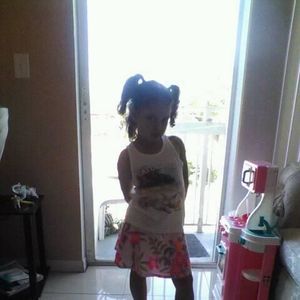 Meet your Posher, Yaneth